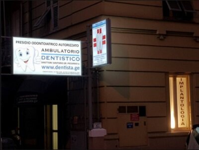 Insegna dentista Genova